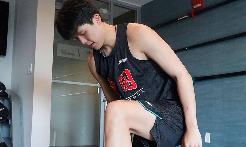 杨瀚森为何超预期被选中？开拓者内线扎堆是压力也是动力的简单介绍